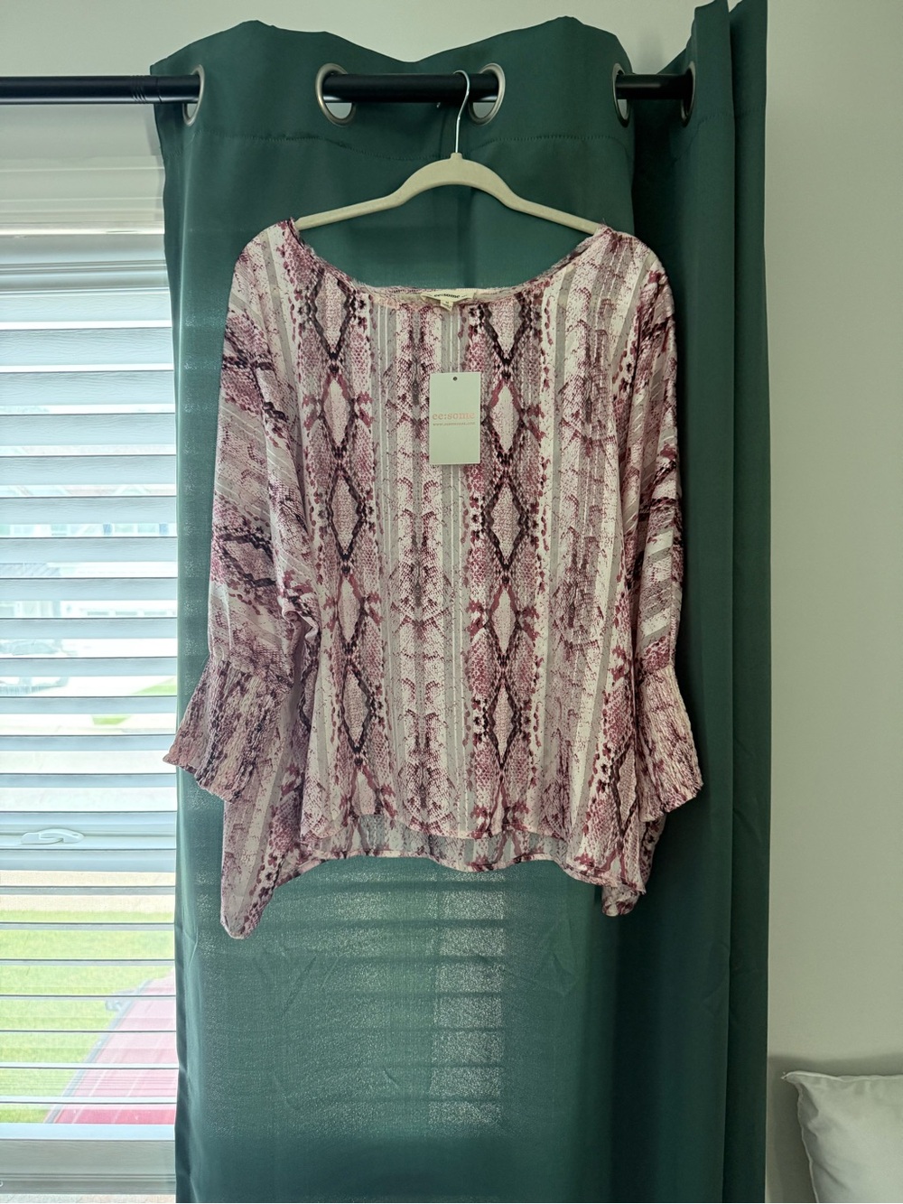 NWT eesome Pink Snake-Print Peasant Blouse